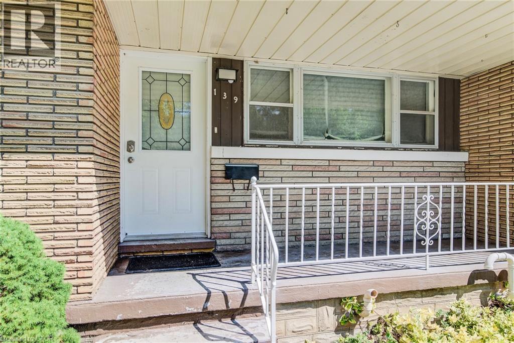 139 Elgin Crescent Property Photo 6