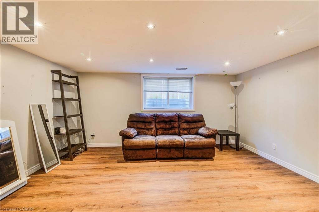 139 Elgin Crescent Property Photo 32