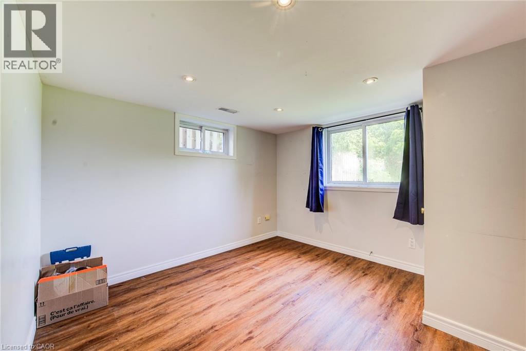 139 Elgin Crescent Property Photo 34