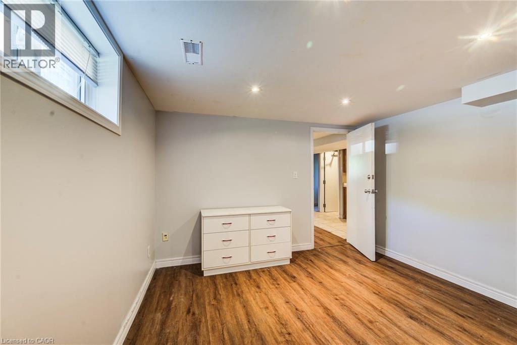 139 Elgin Crescent Property Photo 37
