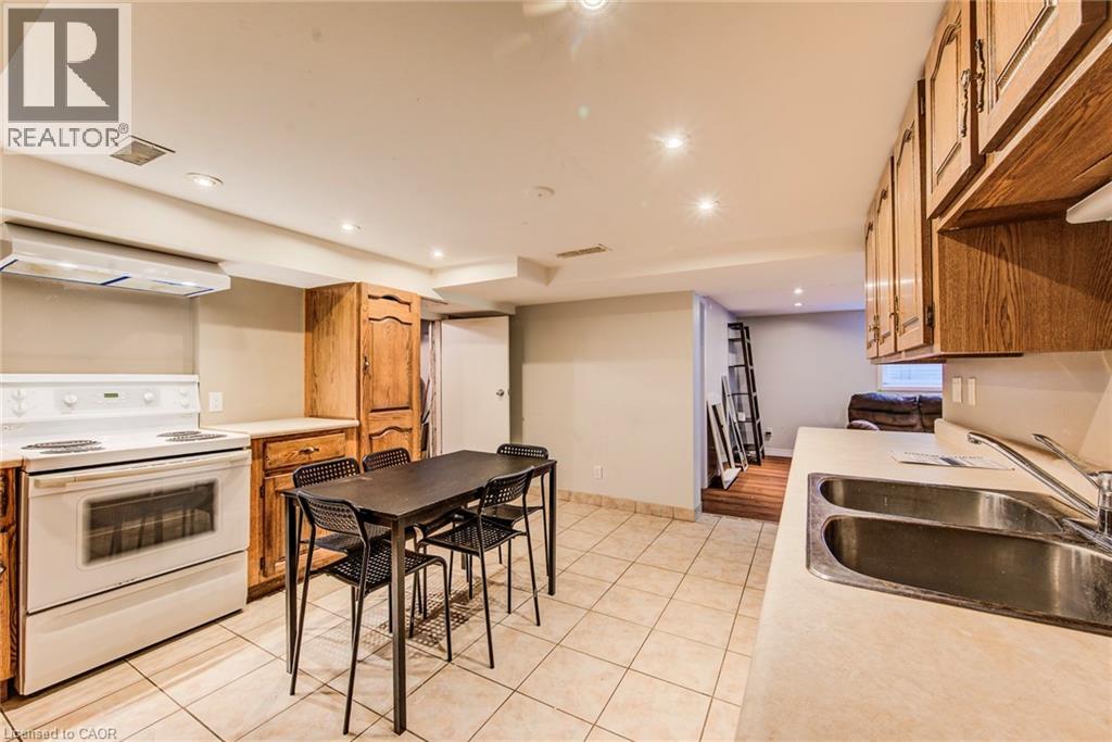 139 Elgin Crescent Property Photo 40