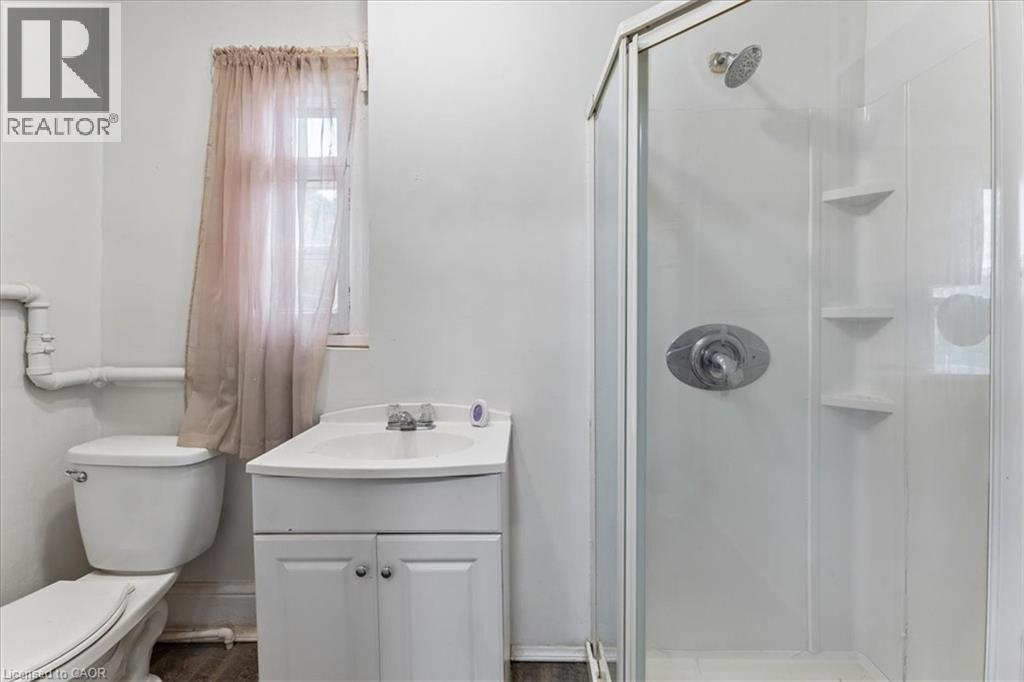 74 Erie Avenue Unit# Upper Property Photo 8