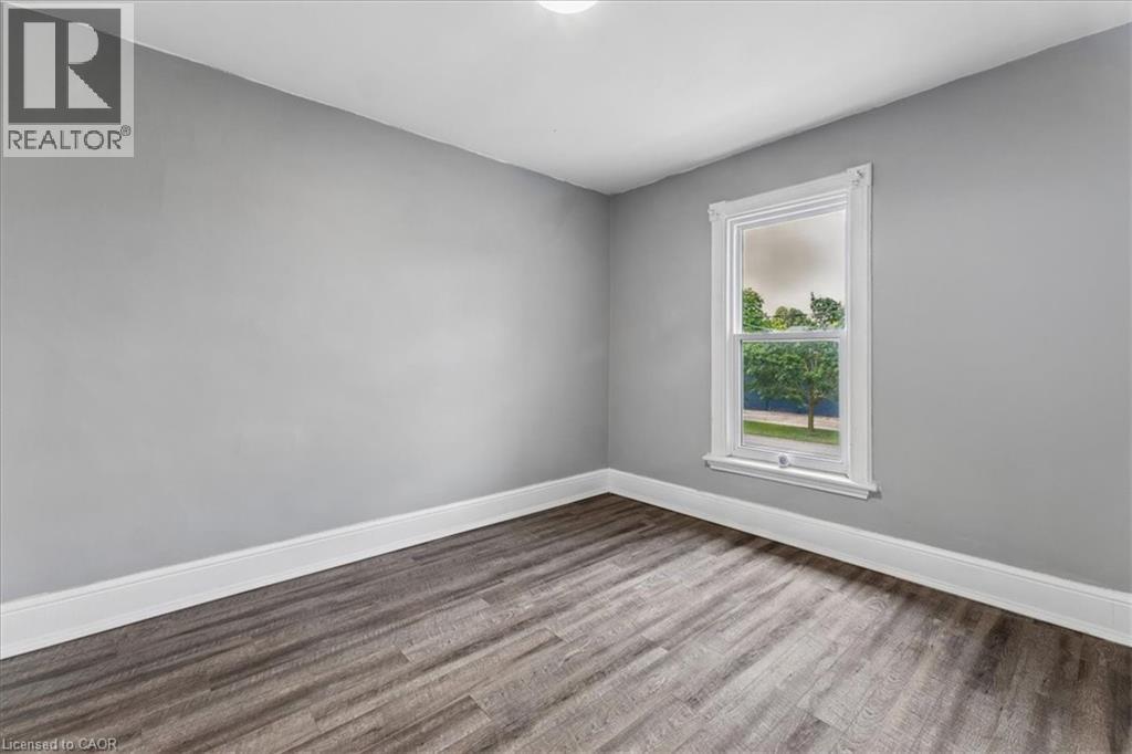 74 Erie Avenue Unit# Upper Property Photo 9