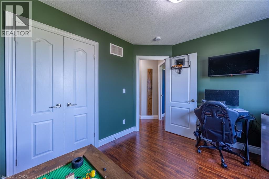 100 Backus Drive Property Photo 23