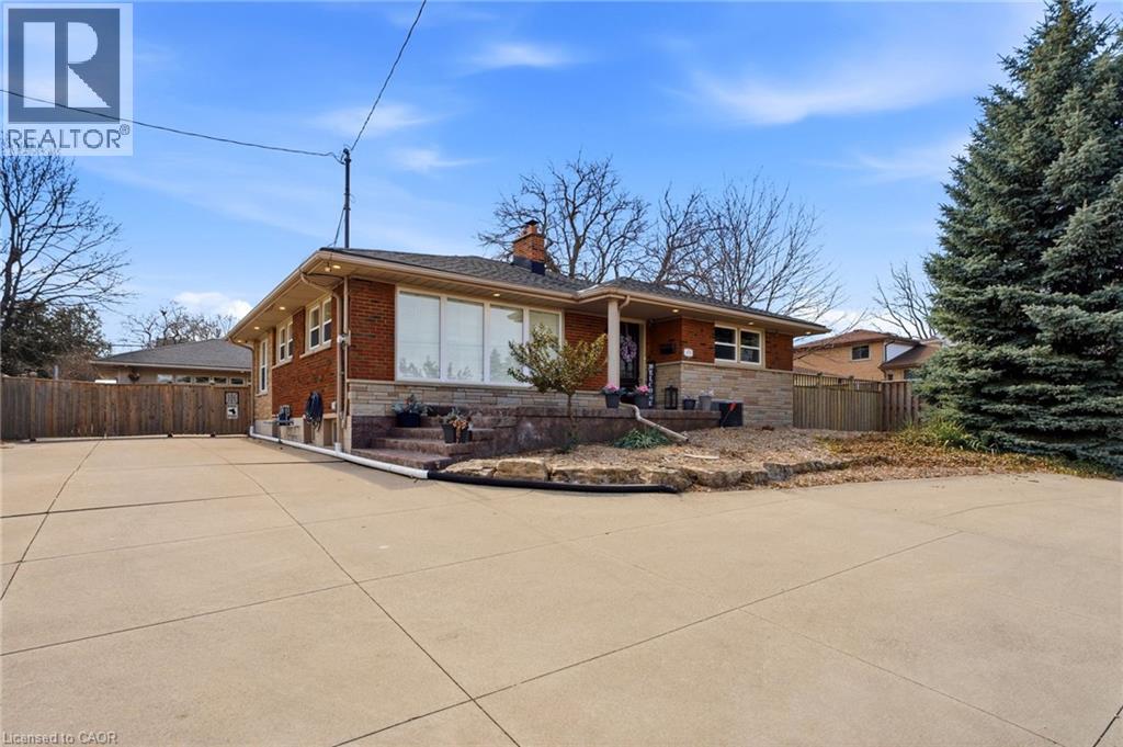 473 Mohawk Road W Property Photo 2