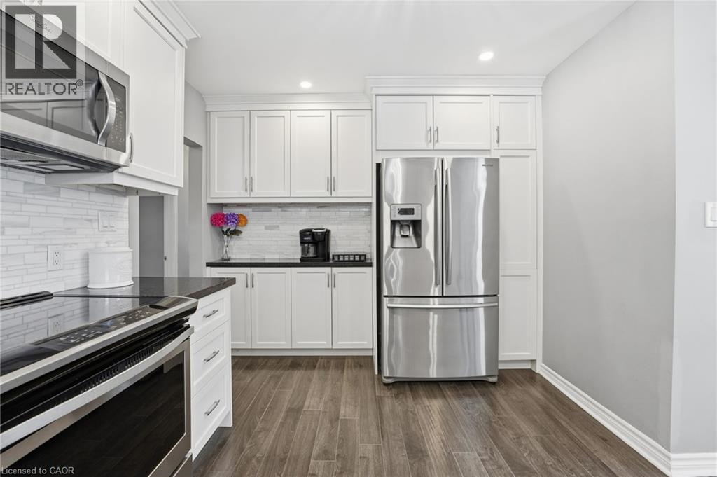 473 Mohawk Road W Property Photo 15