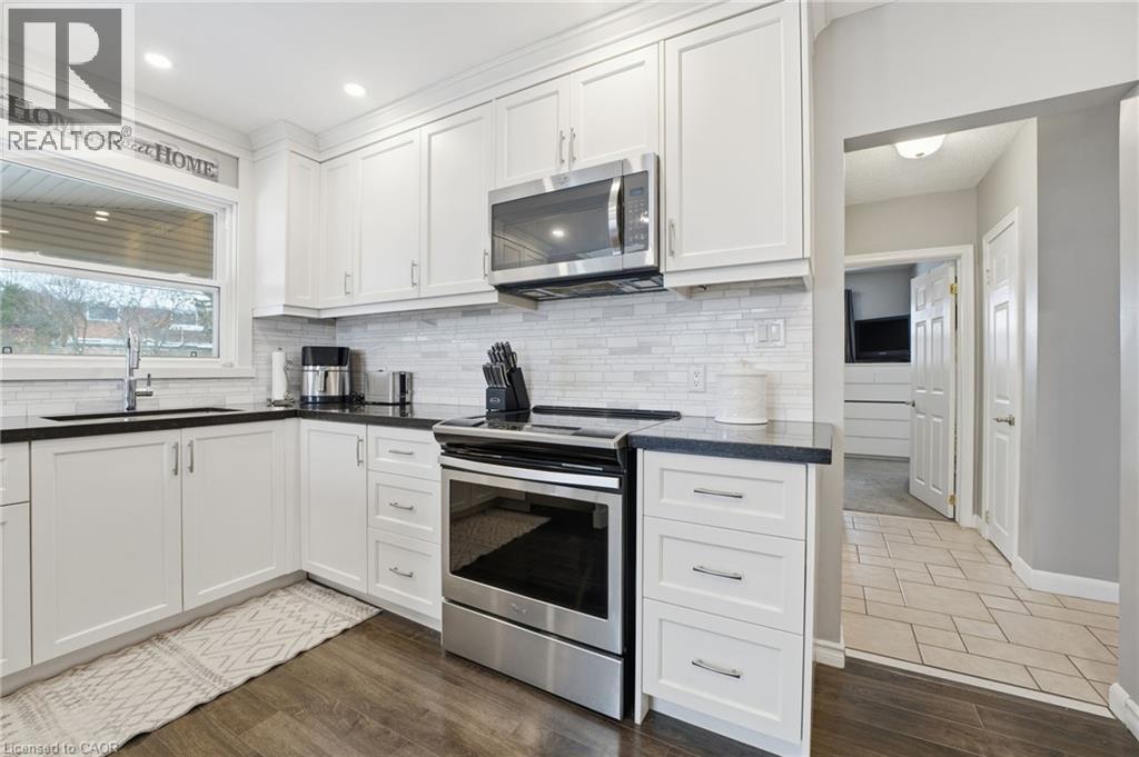 473 Mohawk Road W Property Photo 16