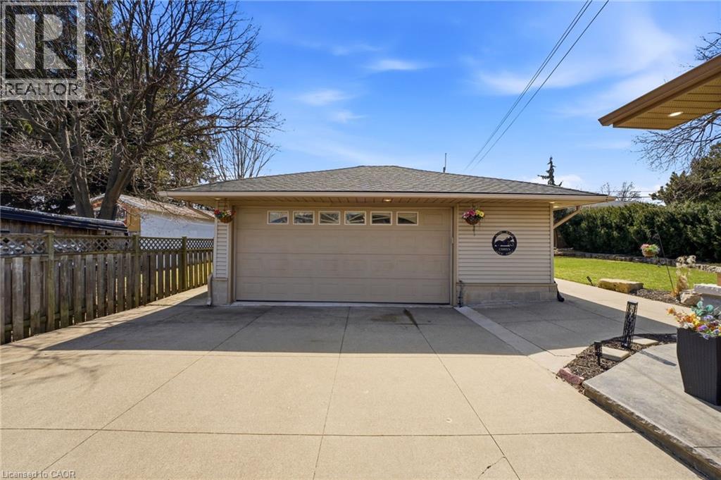 473 Mohawk Road W Property Photo 45
