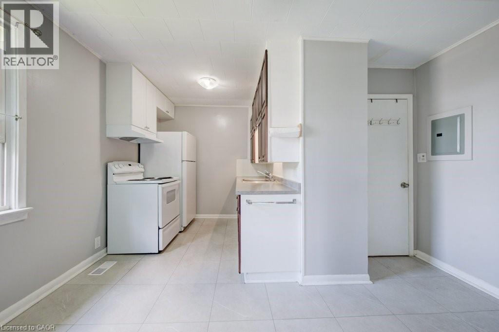 30 Foell Street Property Photo 8