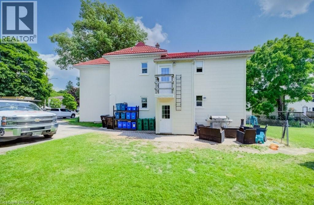 30 Foell Street Property Photo 33