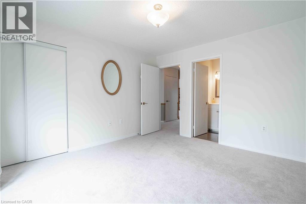 195 Silverbirch Boulevard Property Photo 25