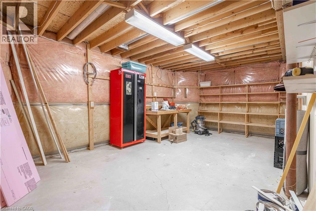 195 Silverbirch Boulevard Property Photo 31