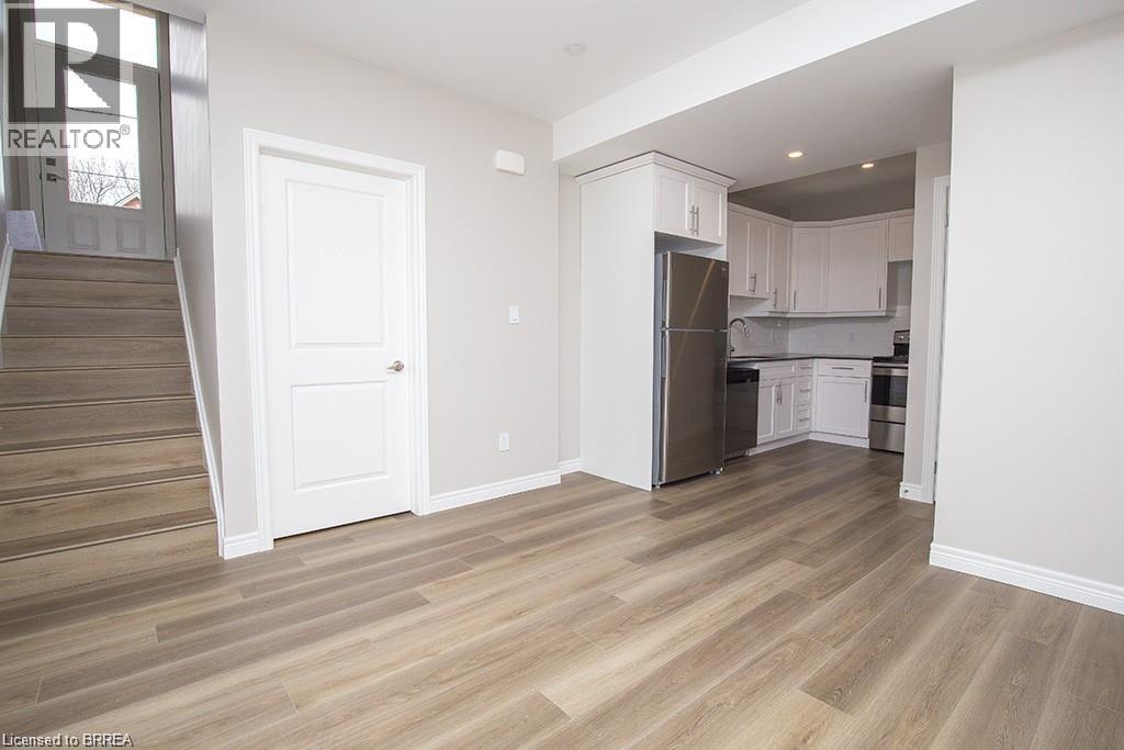 140 Mary Street Property Photo 7