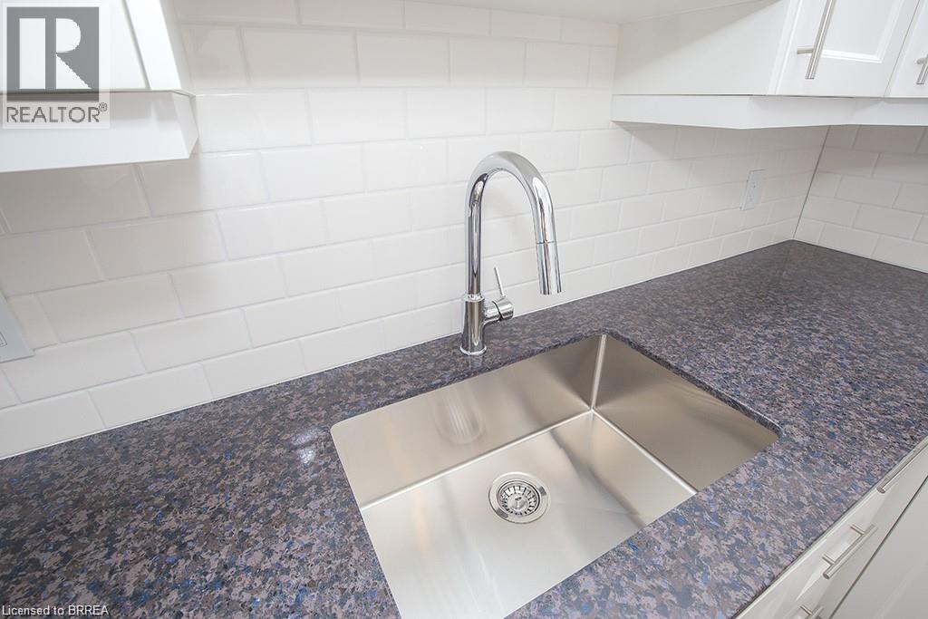 140 Mary Street Property Photo 23