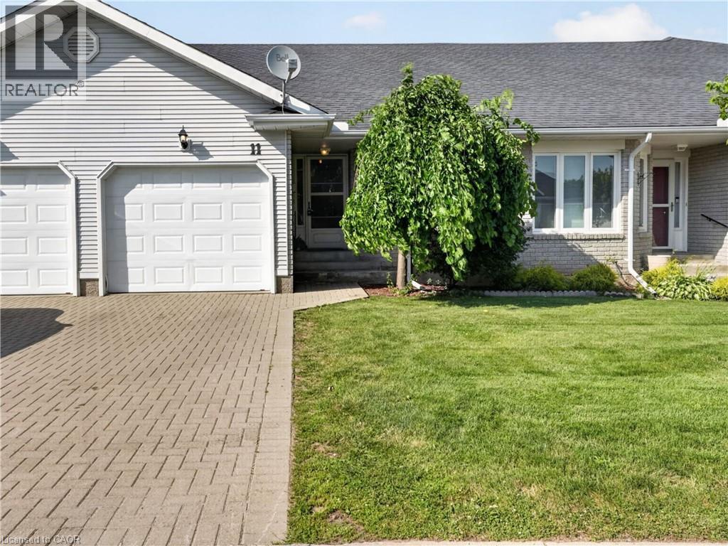11 GARDEN Drive Property Photo 1
