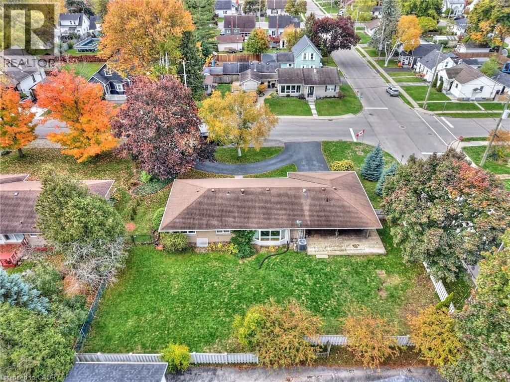 123 Fairview Avenue W Property Photo 4