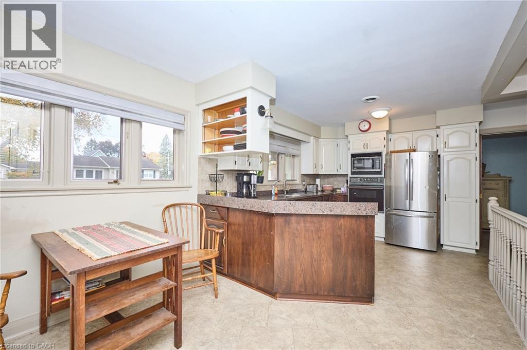 123 Fairview Avenue W Property Photo 9