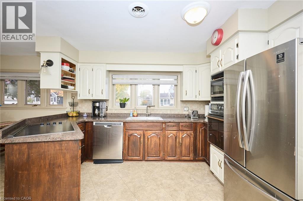 123 Fairview Avenue W Property Photo 11