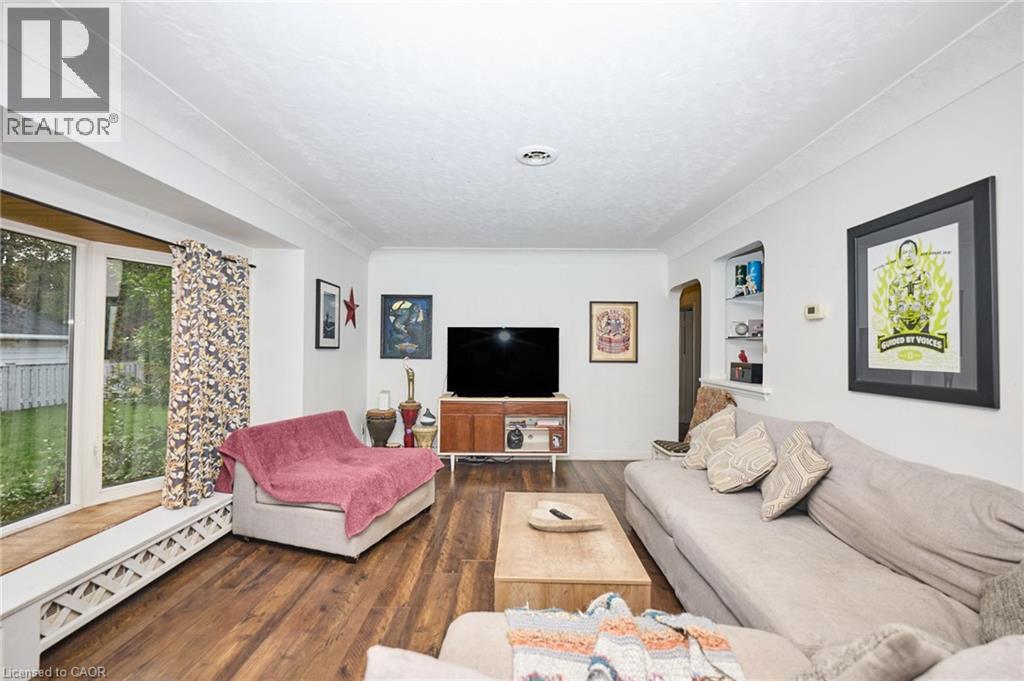 123 Fairview Avenue W Property Photo 15