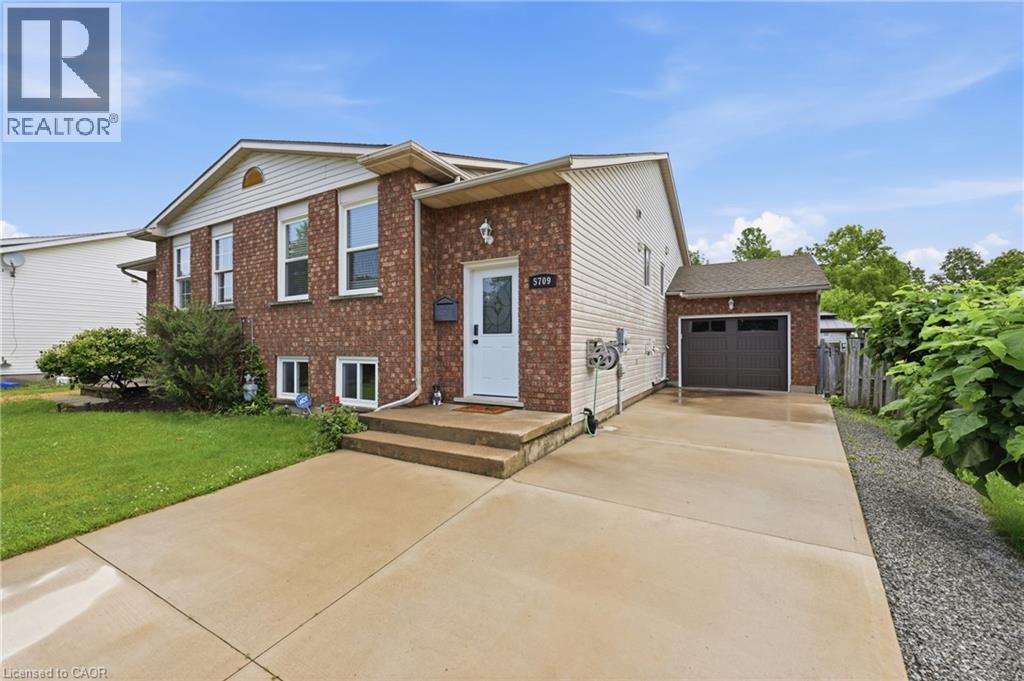 5709 Deerbrook Street Photo de la propriété 1