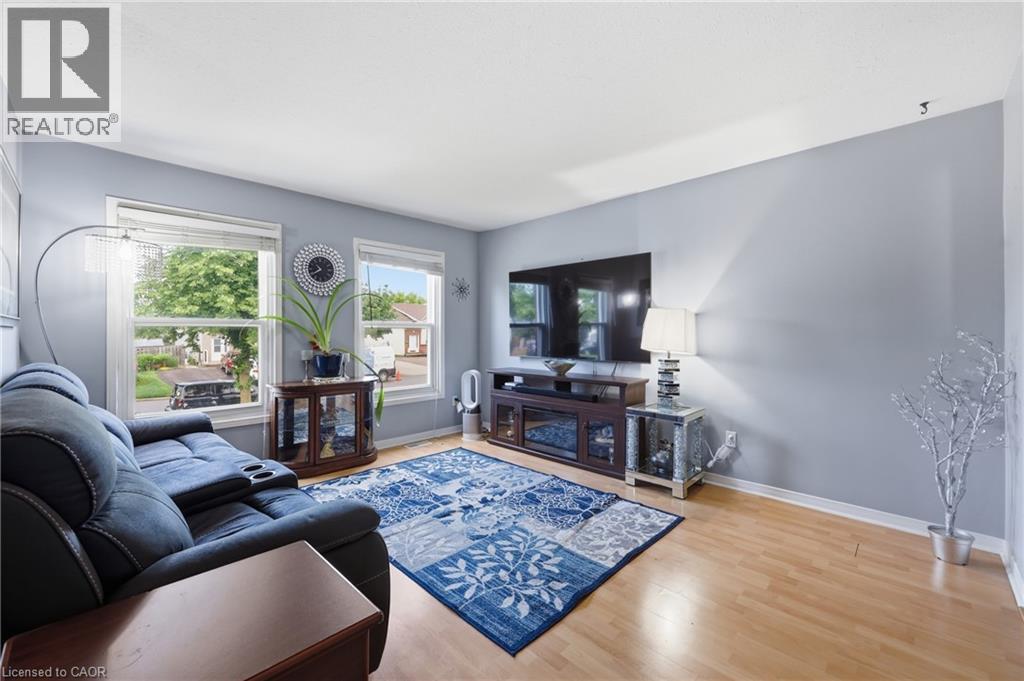 5709 Deerbrook Street Property Photo 4