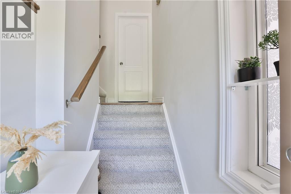 7214 Triumph Lane Property Photo 6