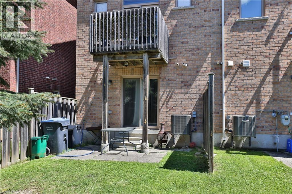 7214 Triumph Lane Property Photo 32