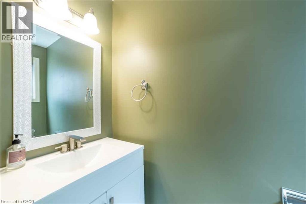 19 Beachgrove Crescent Property Photo 4