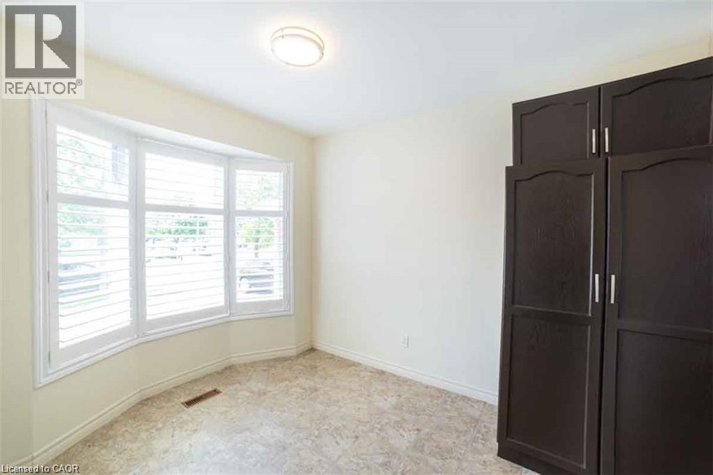 19 Beachgrove Crescent Property Photo 6