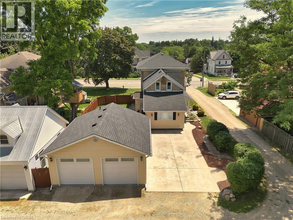 459 Wallace Avenue N Property Photo 3