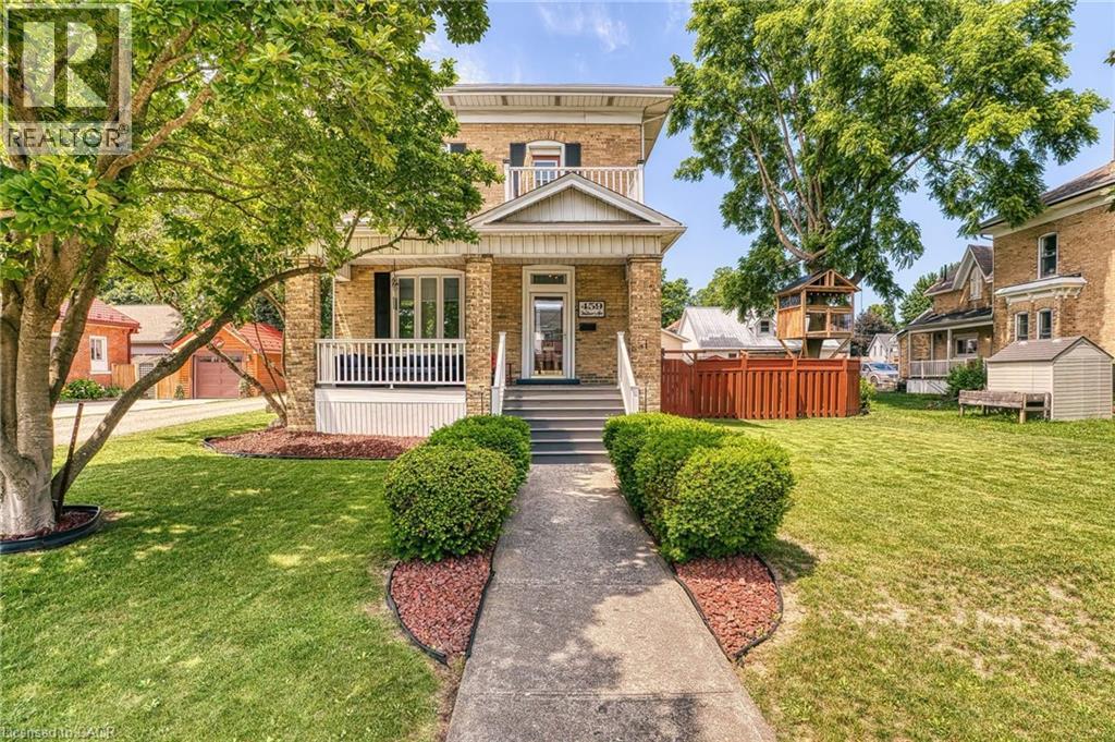 459 Wallace Avenue N Property Photo 4