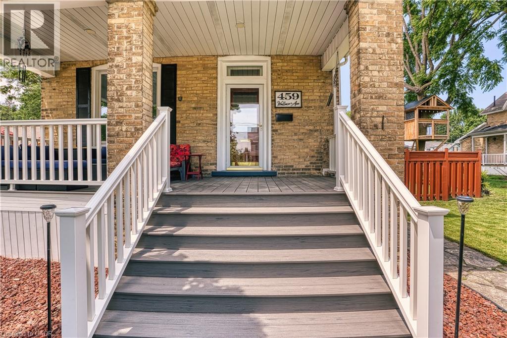 459 Wallace Avenue N Property Photo 7