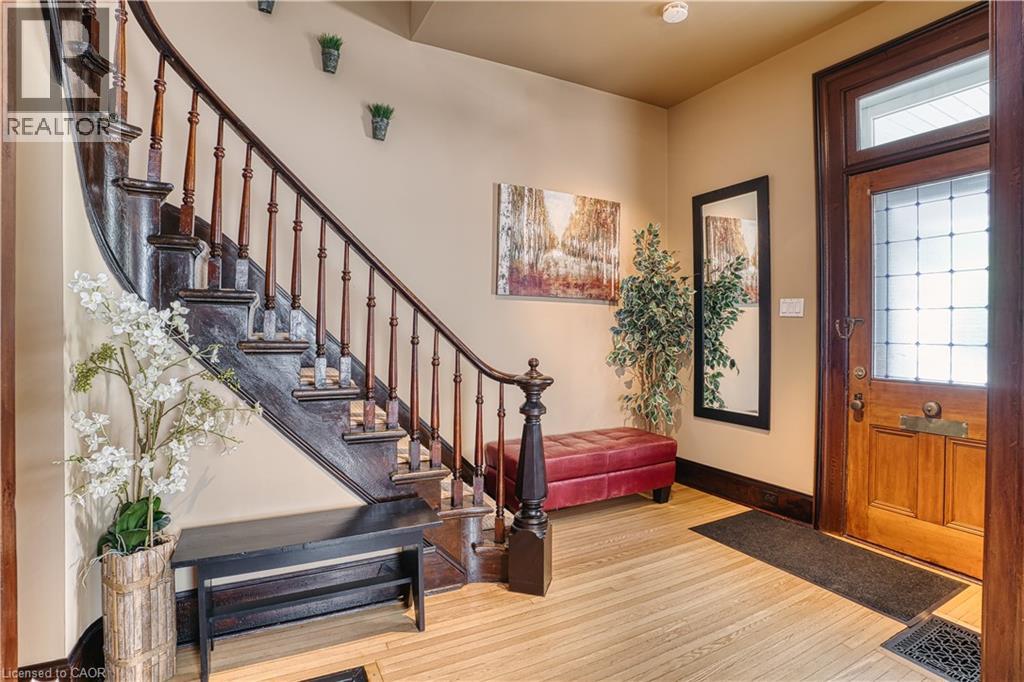 459 Wallace Avenue N Property Photo 11