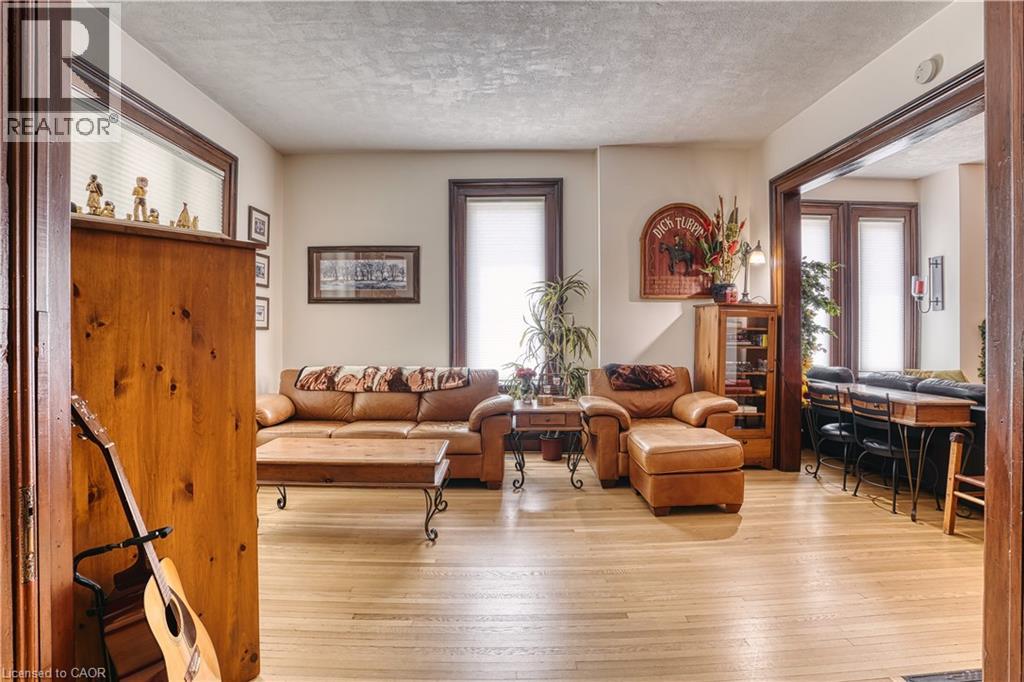459 Wallace Avenue N Property Photo 13