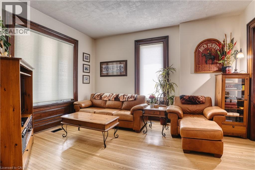 459 Wallace Avenue N Property Photo 14