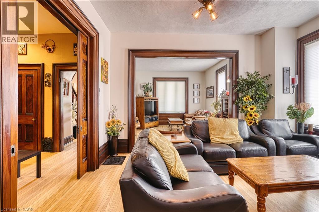 459 Wallace Avenue N Property Photo 19