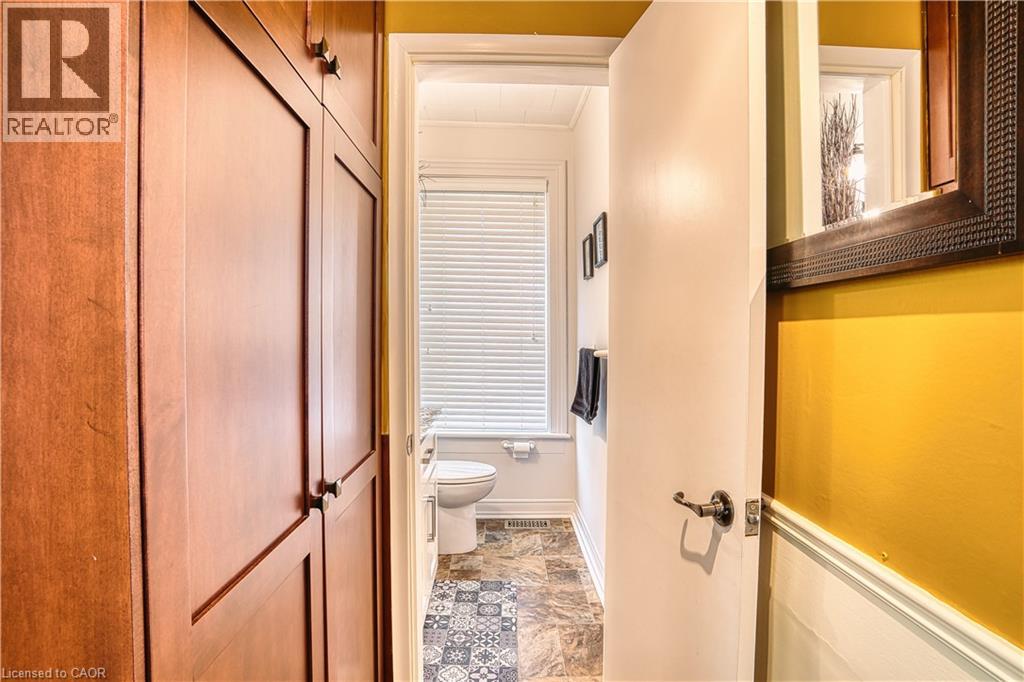 459 Wallace Avenue N Property Photo 27
