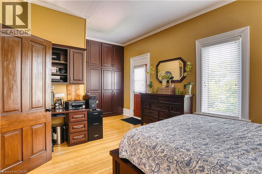 459 Wallace Avenue N Property Photo 32
