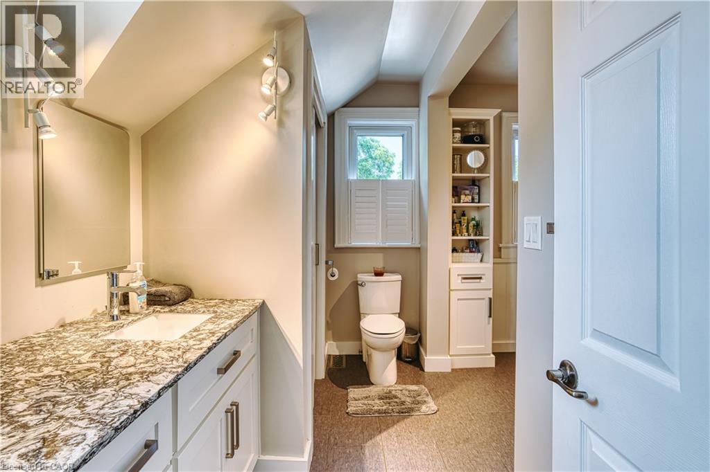 459 Wallace Avenue N Property Photo 38