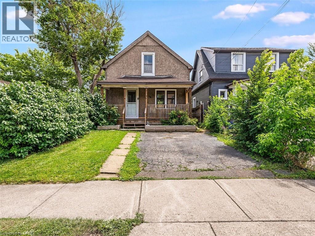 52 STAPLETON Avenue N Property Photo 1
