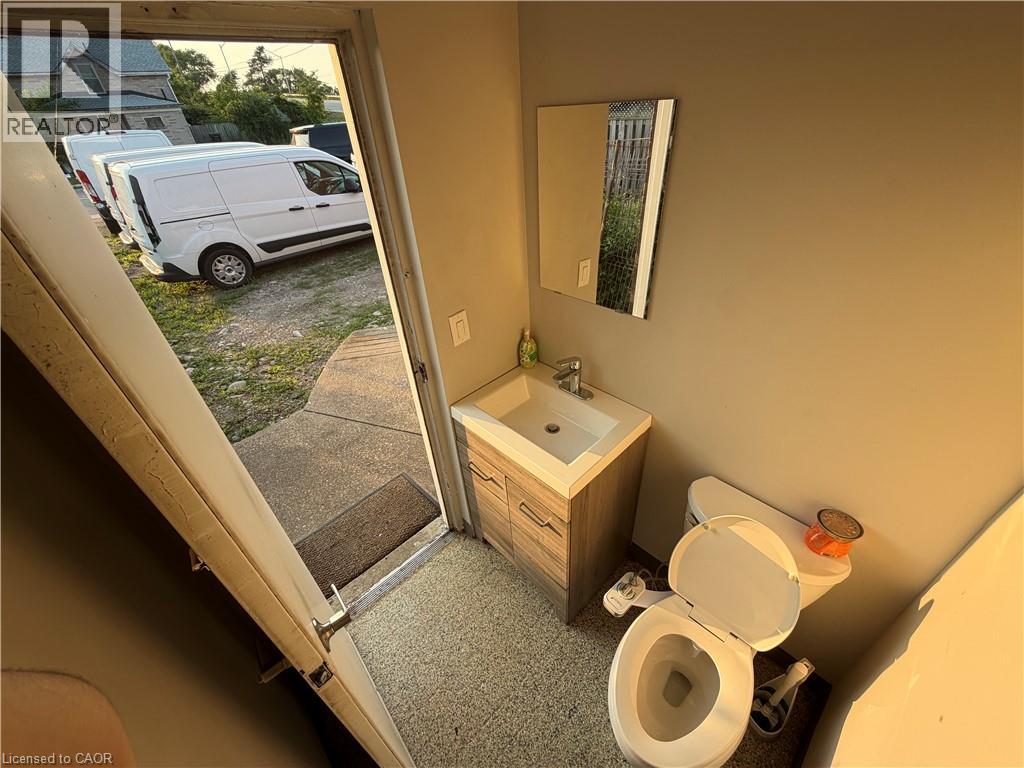 362 Dundas St N/s Street Property Photo 12