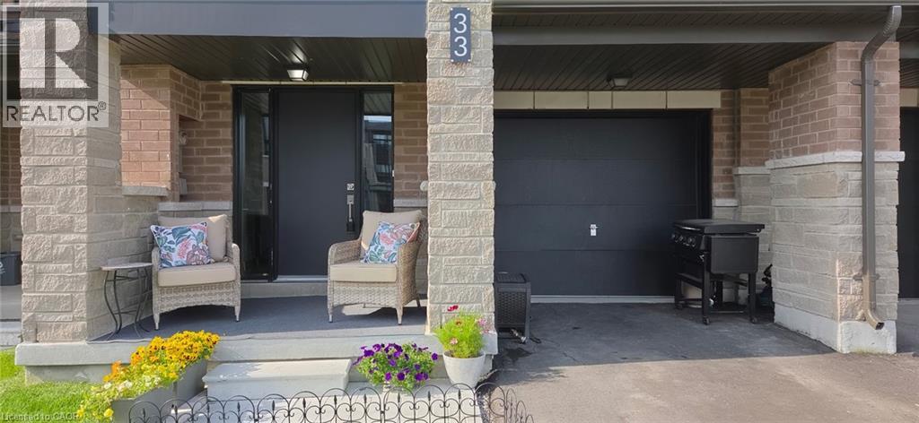 33 Red Maple Lane Property Photo 1