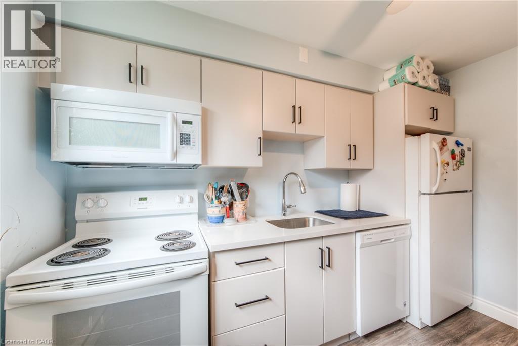 132 Allen Street E Unit# 1 Property Photo 7
