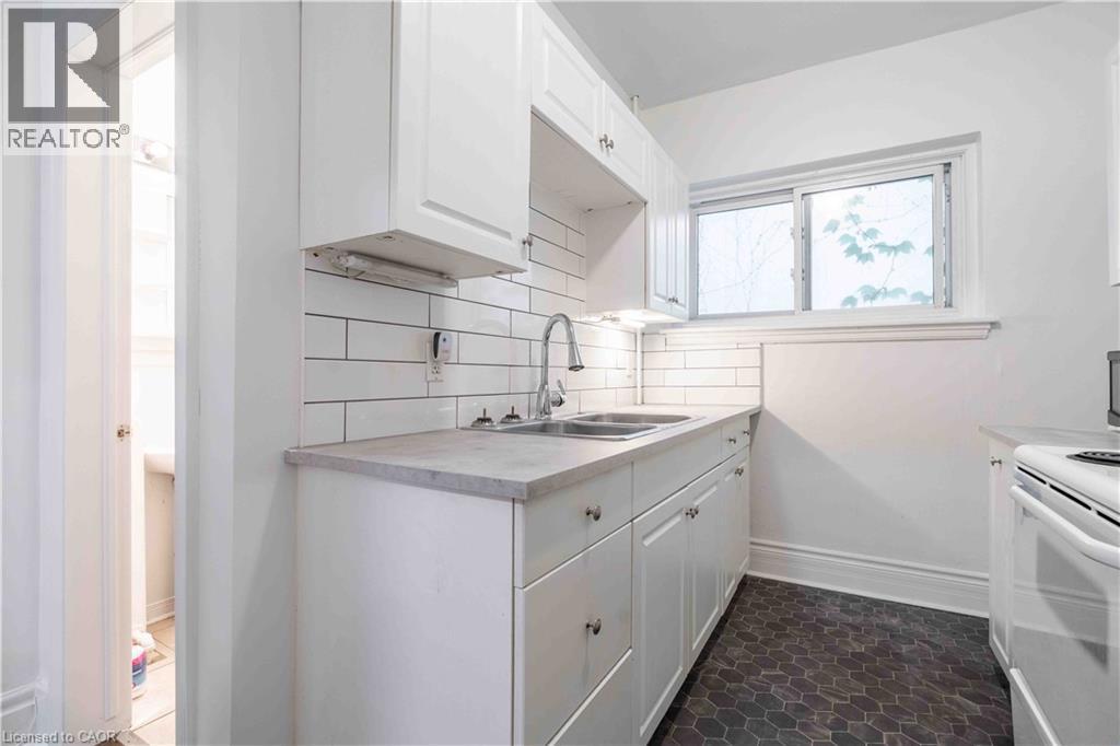 285 King Street W Unit# 4 Property Photo 13