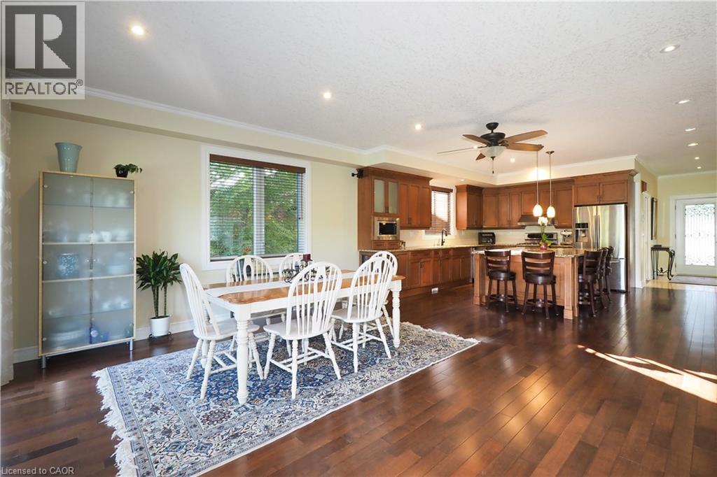 530 St Andrew Street E Property Photo 14