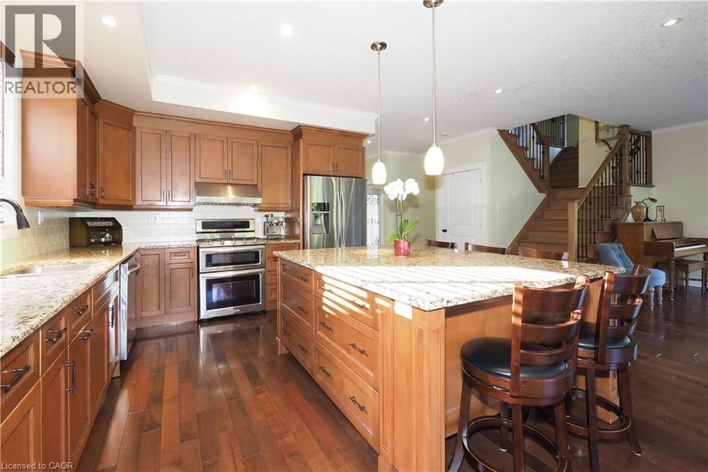 530 St Andrew Street E Property Photo 16