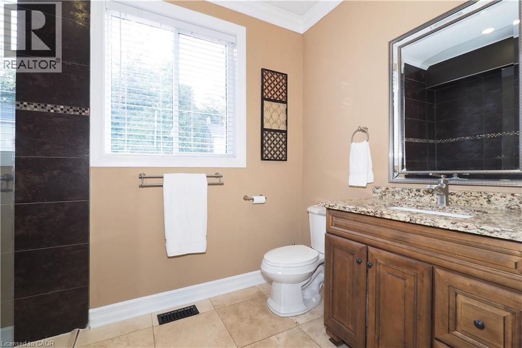 530 St Andrew Street E Property Photo 18