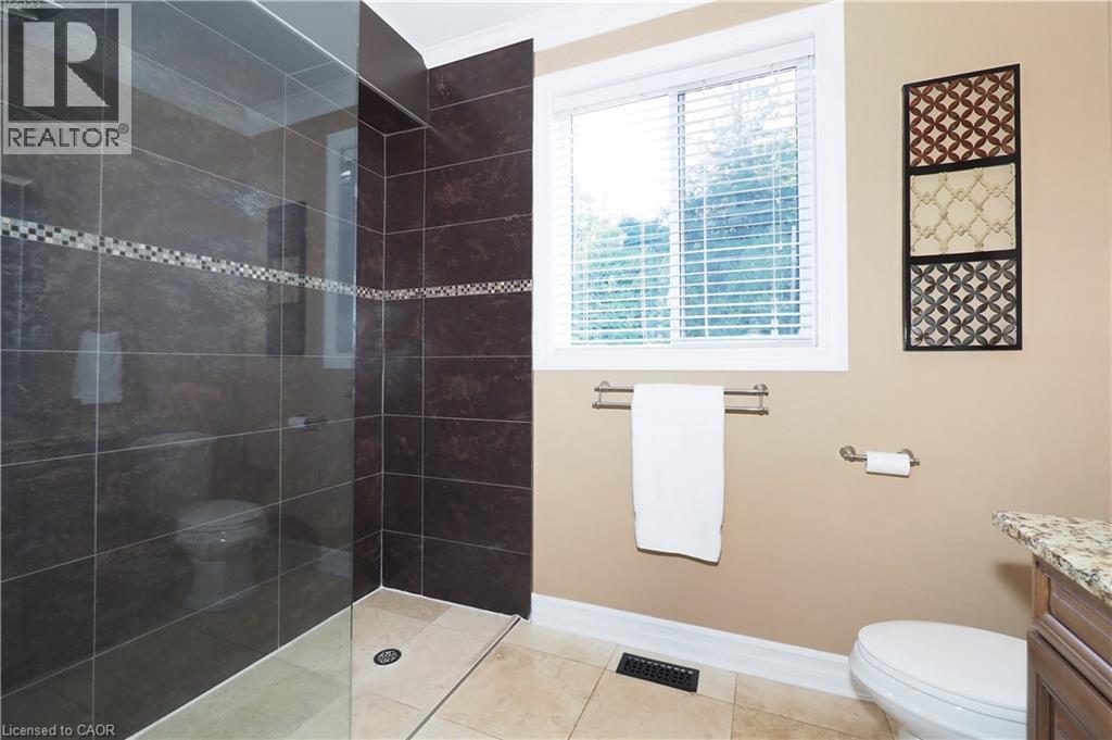 530 St Andrew Street E Property Photo 19