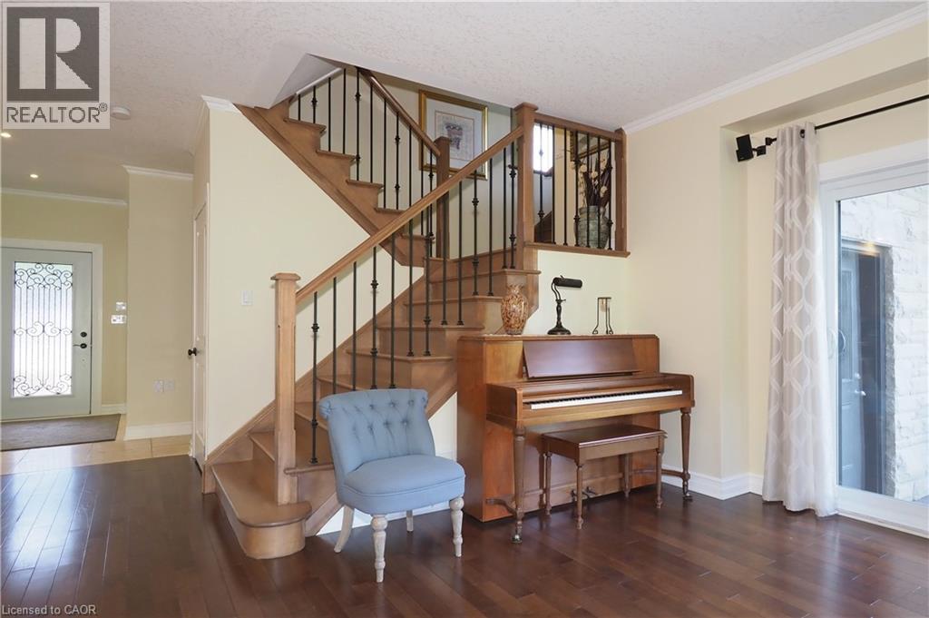 530 St Andrew Street E Property Photo 20