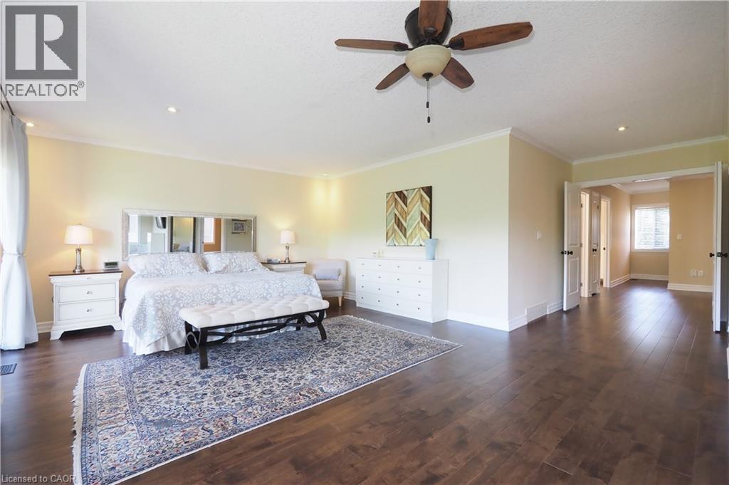 530 St Andrew Street E Property Photo 26